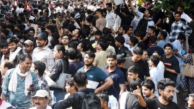 जंतर-मंतर के 1.5 किमी दायरे में 8 घंटे के लिए मोबाइल इंटरनेट बंद, सुरक्षा के मद्देनजर गृह मंत्रालय का आदेश