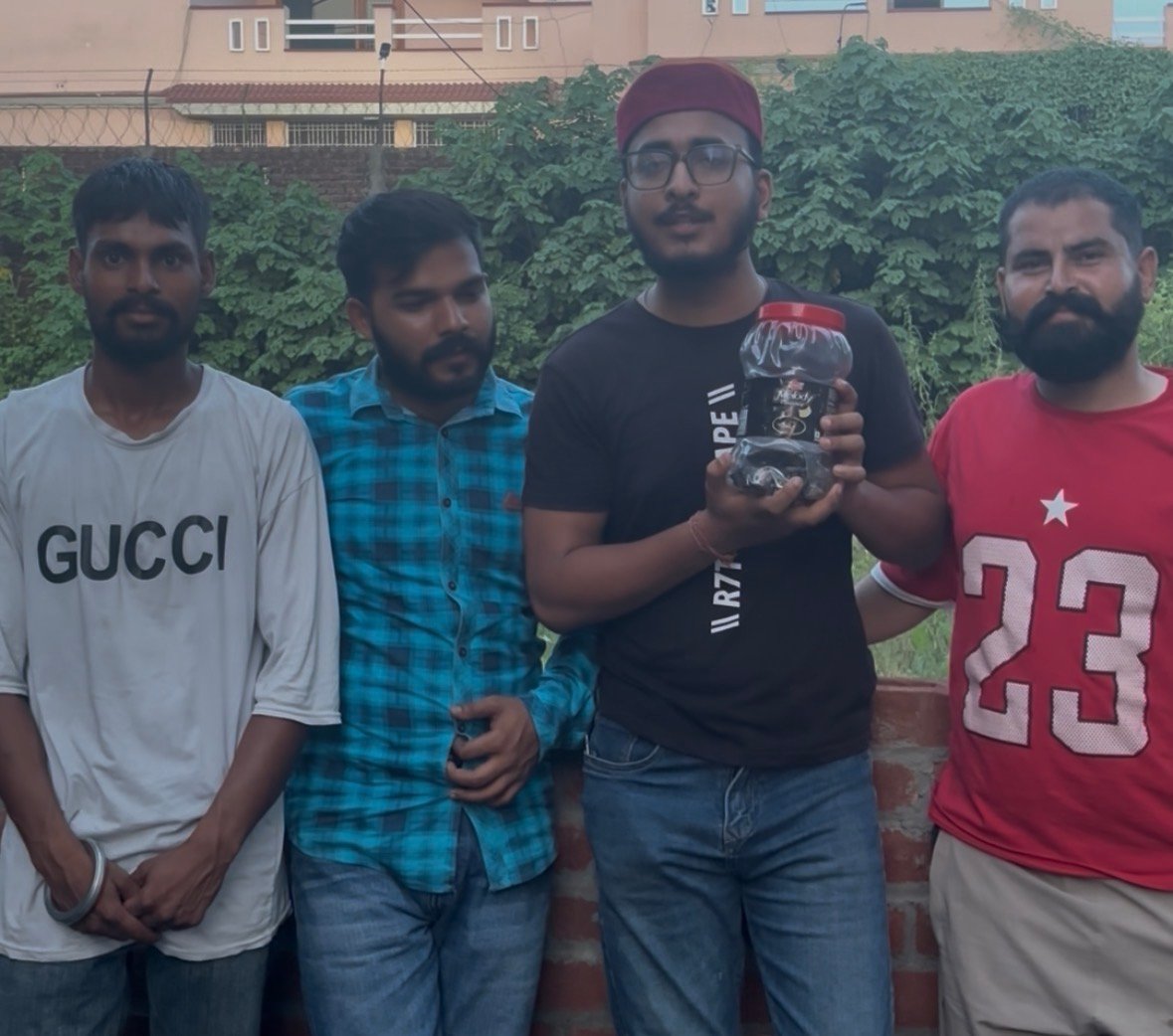 शिक्षा मंत्री के इस्तीफे पर काशीपुर में युवा उक्रांद ने बांटी मेलोडी टॉफ़ी, कहा— छात्रों के लोकतांत्रिक संघर्ष की जीत