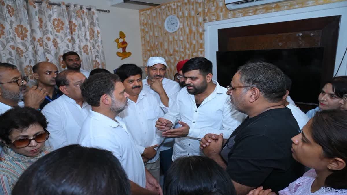 दिवंगत कांग्रेस नेता अमर मेहता के परिजनों से मिले राहुल गांधी, हर संभव सहायता का दिया भरोसा